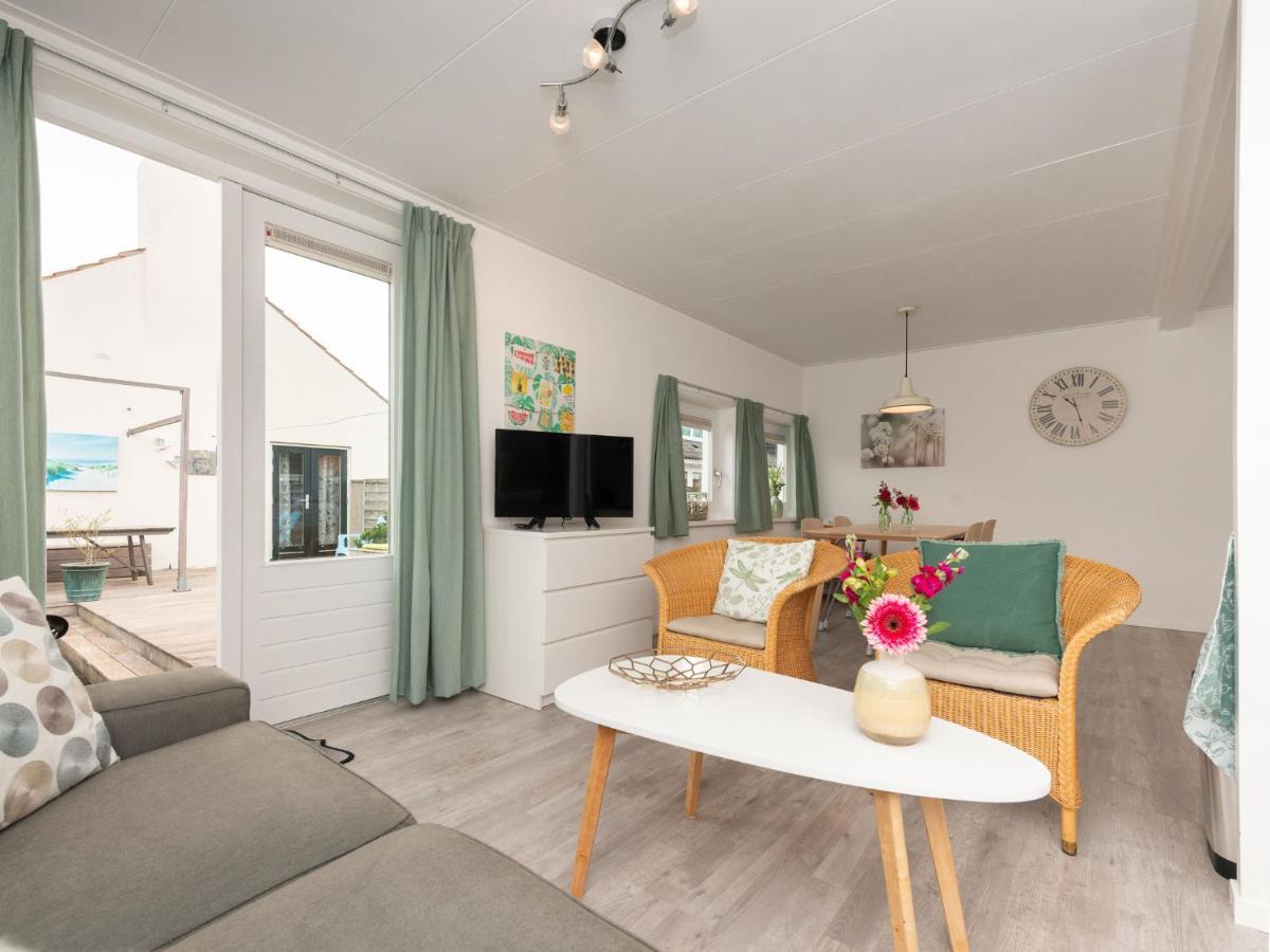 Quaint Apartment In Schoorl Near Tennis Court エクステリア 写真
