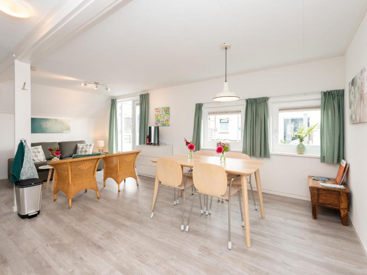 Quaint Apartment In Schoorl Near Tennis Court エクステリア 写真